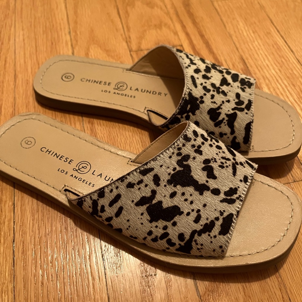 Chinese Laundry slide sandals